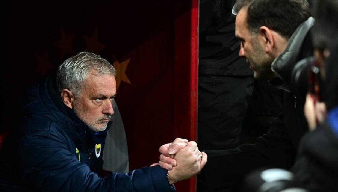 Yeni Şafak yazarından olay yaratacak sözler: "Okan Buruk, Mourinho ile Pensilvanya’da geberen sümüklü çakma hocasını karıştırıyor! 2