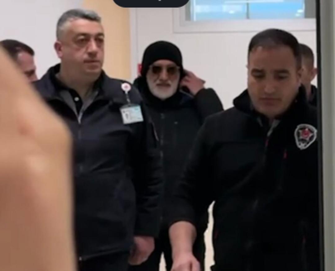 Yönetmen Sinan Çetin polis eşliğinde ifade vermeye geldi! "Bu kadar saçma bir şey görmedim” 2
