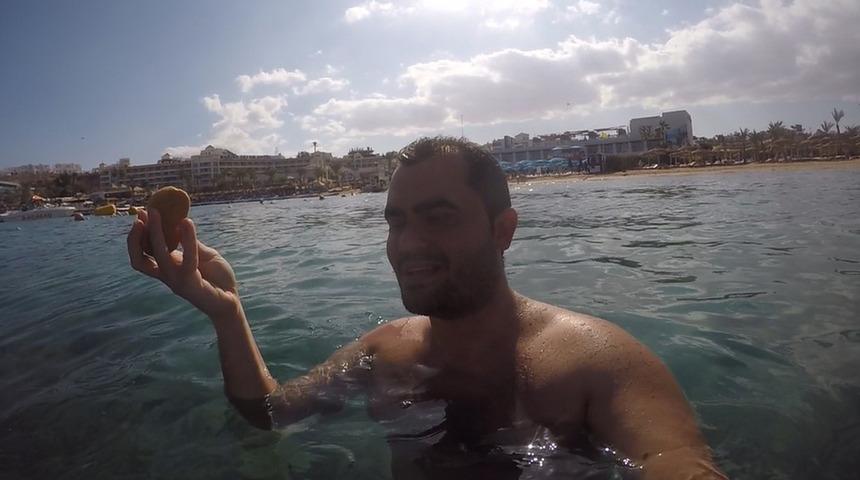 Bunu yapmak için kilometrelerce yol gitti... Mısır'da denizin altında çektiği görüntüler şaşkınlık yarattı