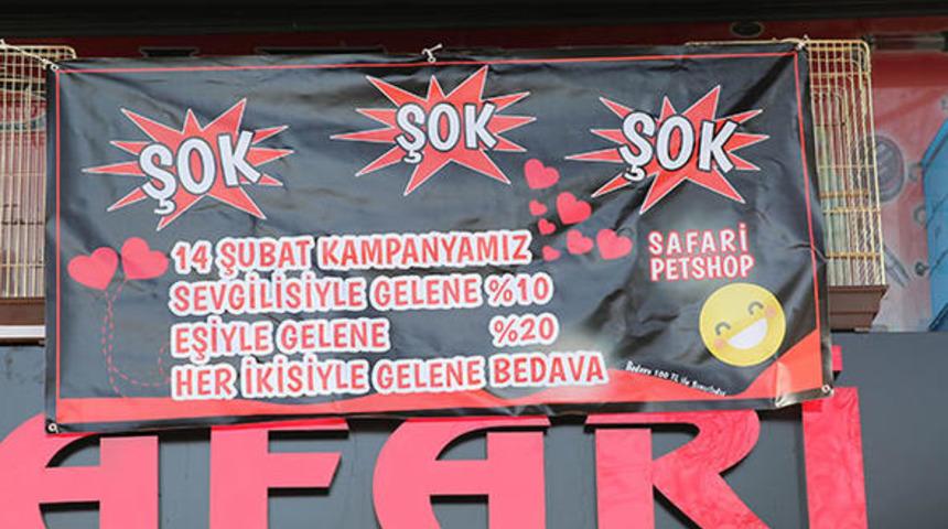 &Ouml;nce şaşırtan sonra kızdıran Sevgililer G&uuml;n&uuml; afişi