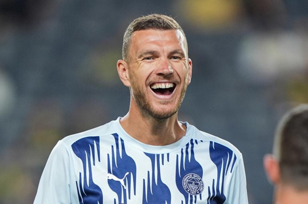 Fenerbahçe iç transferde atağa kalktı! O isim hakkında karar verildi... Gidecek mi kalacak mı? 1