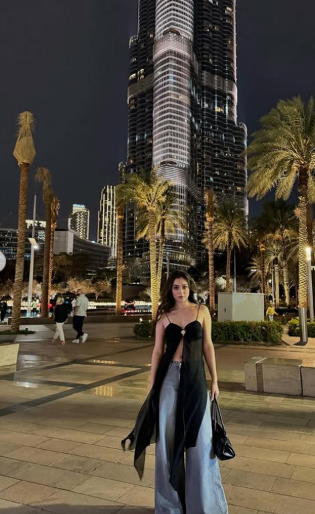 Cemre Baysel in Dubai tarzına yorum yağdı! Arap fanları mesaj yağdırdı 1
