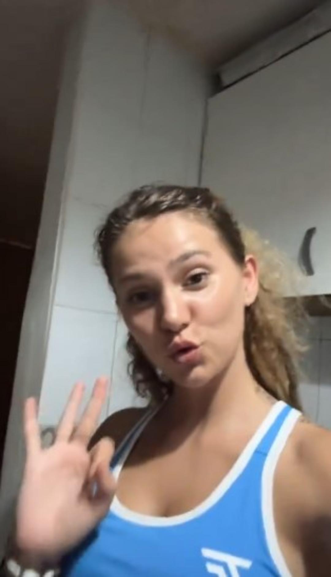 3 farklı ülkeden geldiler! Aynı evde yaşıyorlar: Mutfakta pişen yemeklerin farklılığı viral oldu: Muzlu mercimek, yumurtalı makarna, kıymalı dolma 1