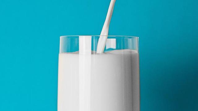 Acilen raflardan kaldırılmalı Süt sektöründe çarpıcı iddia! 'Sulamada kullanılır'