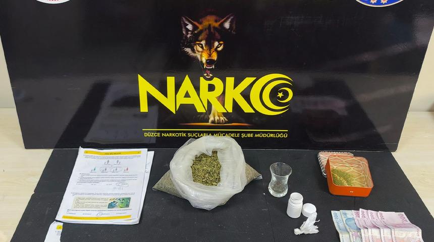 Kıskıvrak yakalandı! Uyuşturucu satıyordu, düzenlenen operasyonda üzerinden çıkanlar görenleri hayrete düşürdü