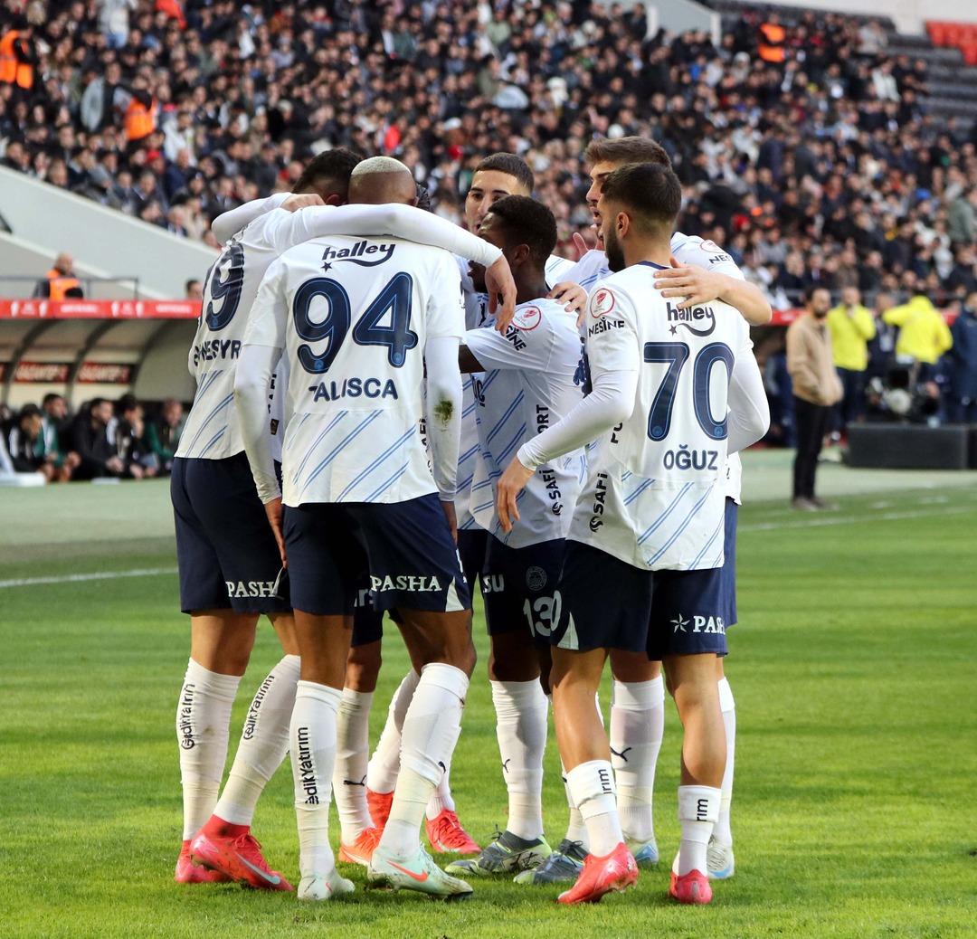 GAZIANTEP-FK---FENERBAHCE--FOTOGRAFLAR_587782_173919