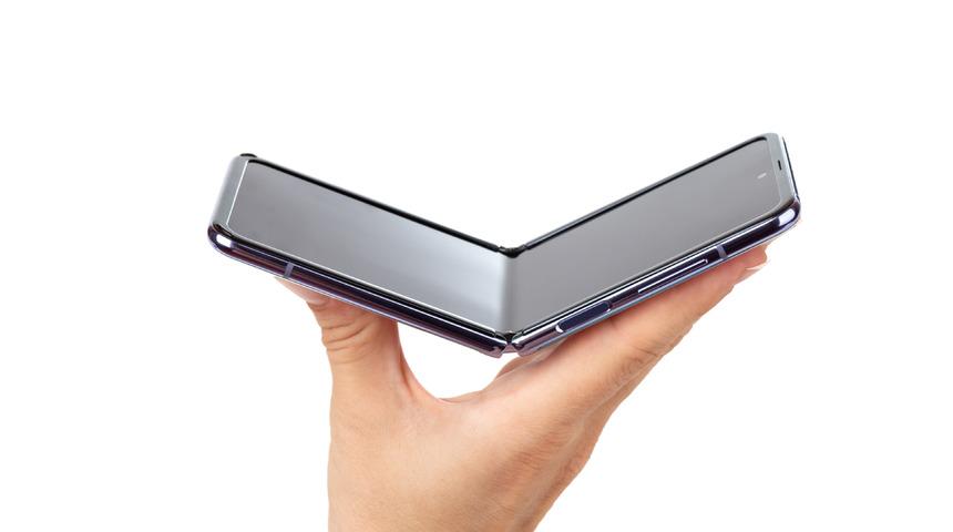 Samsung'un 3'e katlanır telefonundan haber var! Ne zaman çıkacak, nasıl olacak?