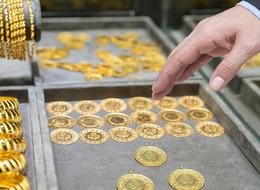 Altın 4 bin liraya koşuyor, '2 faktör var' deyip açıkladı!  Küçük büyük herkesi ilgilendiriyor, Son 1 yılda öyle bir değer kazandı ki...