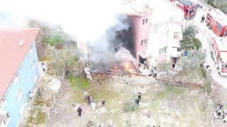 Apartmanın müştemilatında korkutan yangın! Dumanlar yükseldi, alevler panik yarattı