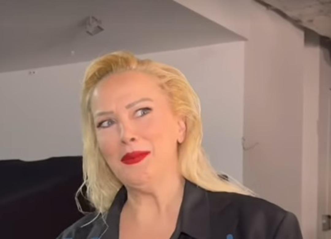 1,5 ayda 10 kilo vermişti! Yarım Elma’nın Yonca’sı Janset Paçal yeni imajıyla beğeni topladı 4