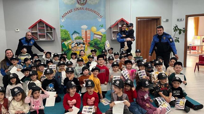 Emniyetten çocuklara güvenlik eğitimi
