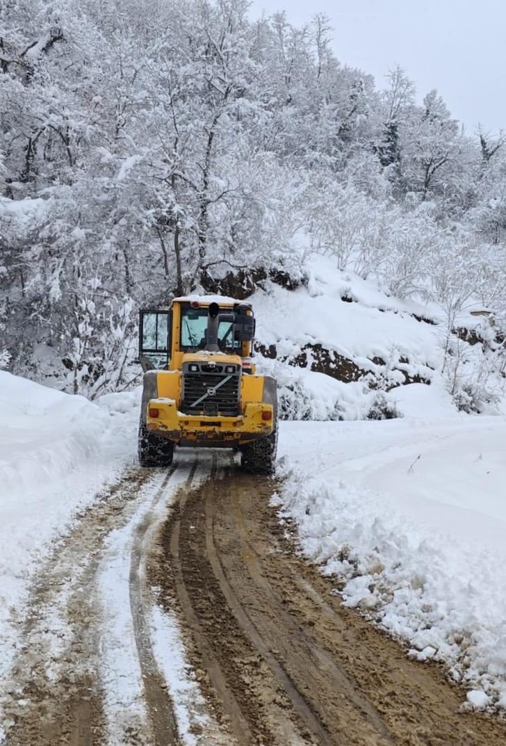 Artvin'de 28 yıl sonra bir ilk! Böyle bir kar kalınlığı görülmedi... G2