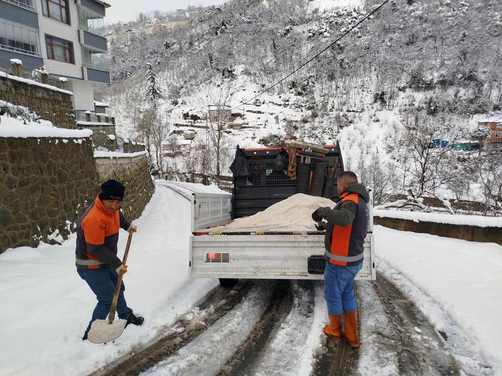 Artvin'de 28 yıl sonra bir ilk! Böyle bir kar kalınlığı görülmedi... G3