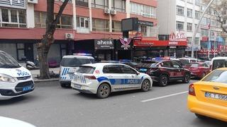 Arkadaşını bıçakladı, aşağı atladı! Ağır yaralandı