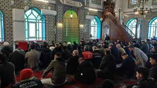 Yangında zarar gören cami yeniden ibadete açıldı