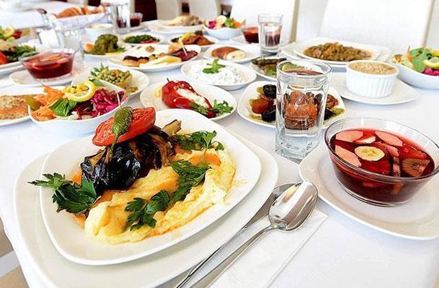Denizli’de 3 Kent Lokantası iftarda ucuz fiyata sıcak yemek verecek...