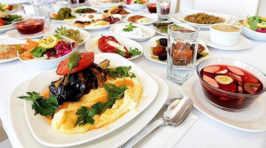 Denizli’de 3 Kent Lokantası iftarda ucuz fiyata sıcak yemek verecek...