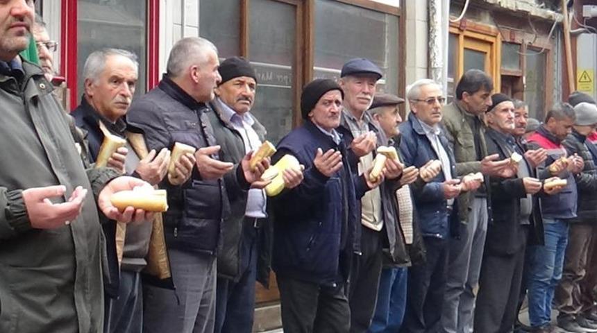 7 asırdır her cuma "esnaf duası" ediyorlar