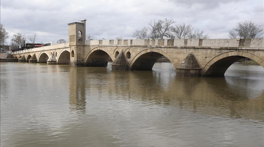 Ergene Nehri kenarında ceset bulundu