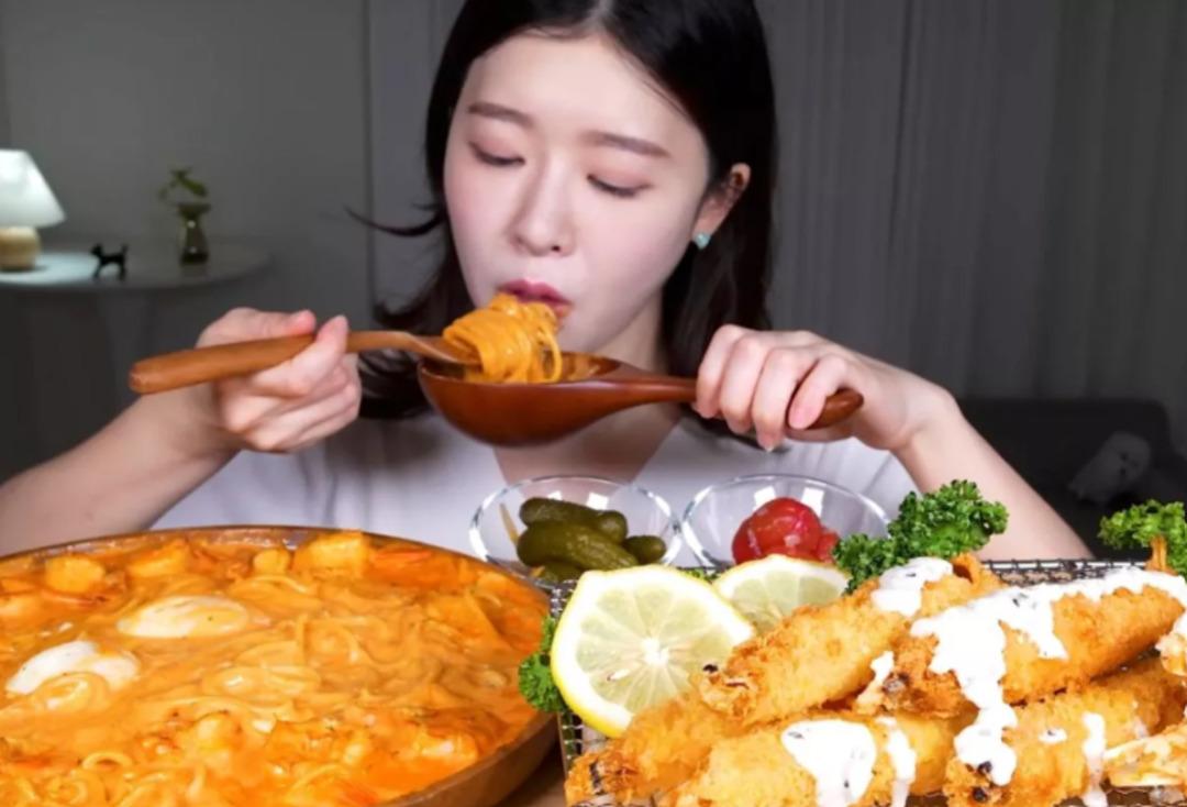 Yedirerek öldüren trend! Amacından şaştı: Mukbang çılgınlığı sosyal medyada obetize ve can kaybına sebep oldu 1