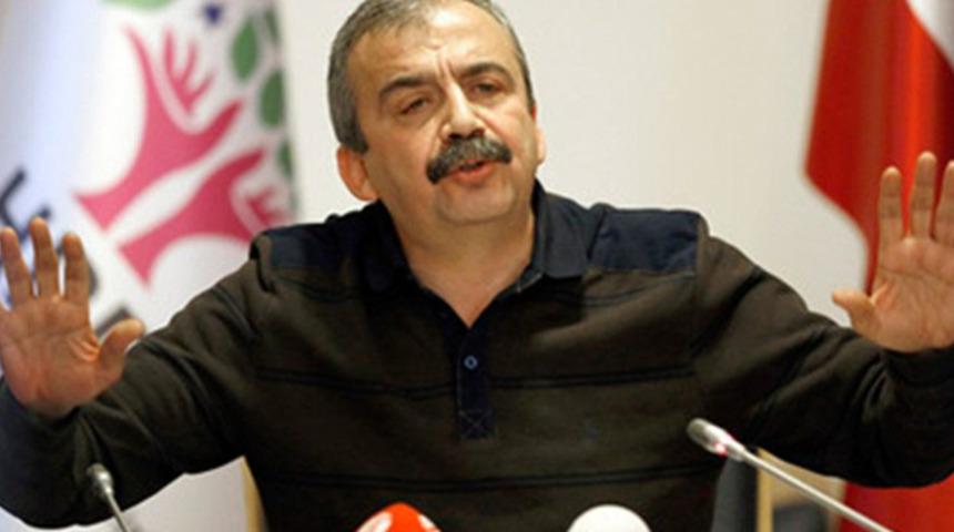 Önder'den Feyzioğlu'na: Matruşka gibi içinden her şey çıkıyor