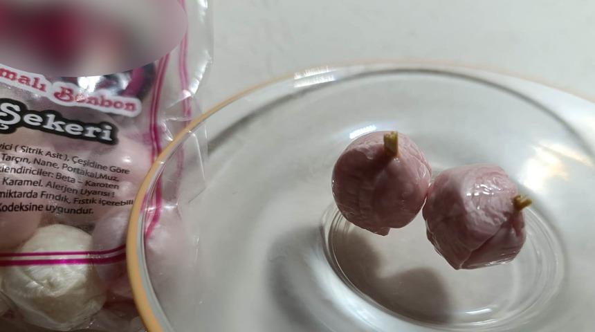 "Yemediğimi yedirmem" sloganıyla yıllardır şeker satıyorlardı! İçinden öyle bir şey çıktı ki... Pişkin savunma: "Yani nedir ki, bu da iş midir?"