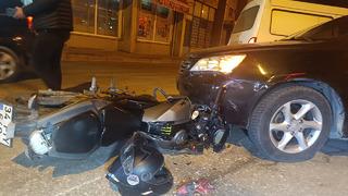 Eskişehir'de panik yaratan kaza! Motosiklet otomobilin altına girdi: 1 yaralı