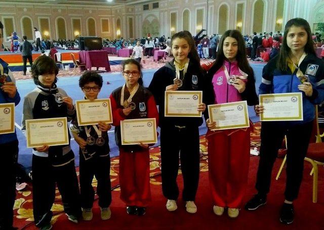 Wushu şampiyonasında Yunusemre Belediyespor fırtınası