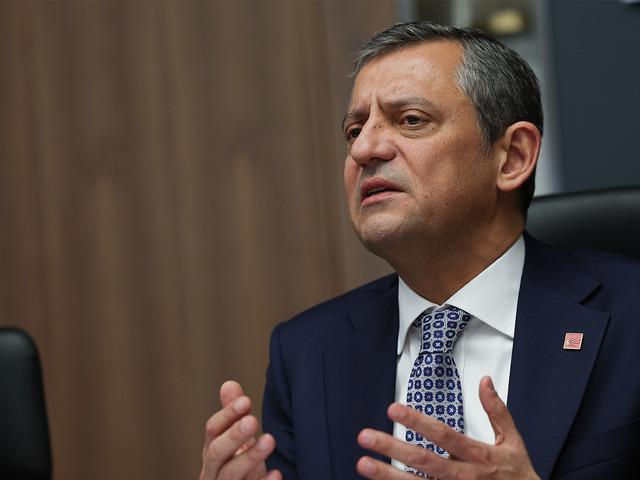 &Ouml;zg&uuml;r &Ouml;zel'in yeni kuracağı partinin ismi hazır!