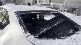 Çatılardan düşen kar ve buz kütleleri tehlike saçıyor