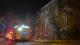 Sahura kalkına fark ettiler! 5 katlı binada yangın