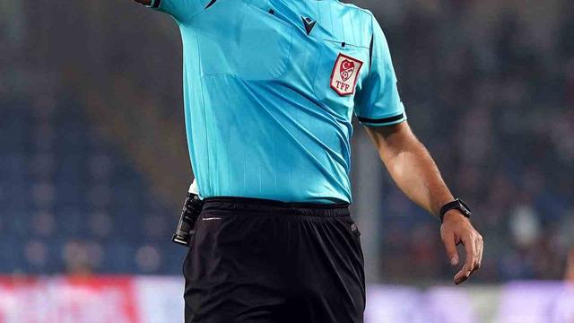 Kasımpaşa-Galatasaray maçında VAR koltuğunda Polonyalı hakem Tomasz Kwiatkowski görev yapacak