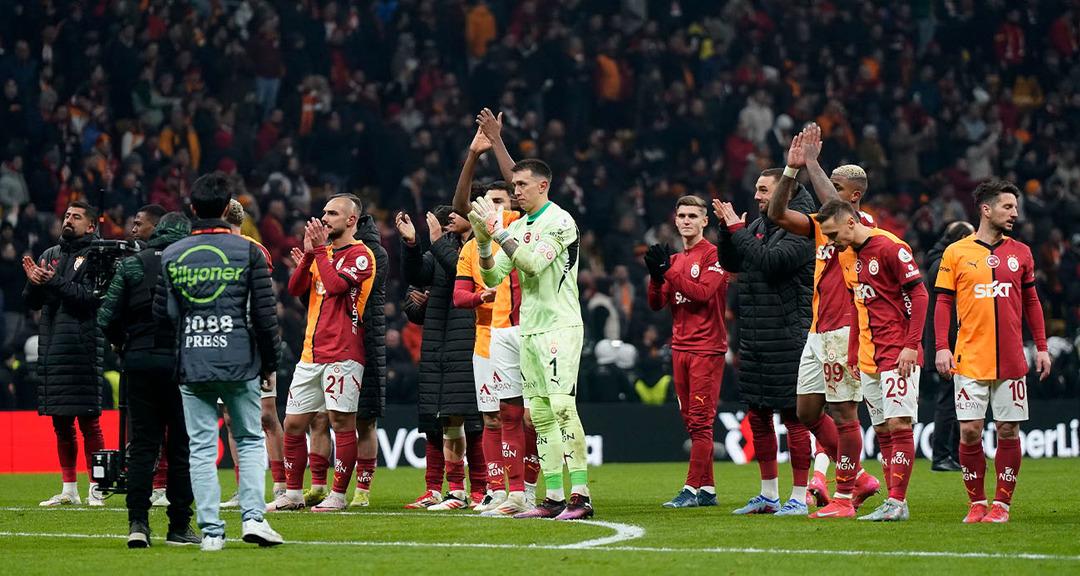 Lider Galatasaray Kasımpaşa ya konuk oluyor! Galatasaray ın ve Kasımpaşa nın ilk 11 i nasıl? Maç kaçta başlayacak?  2