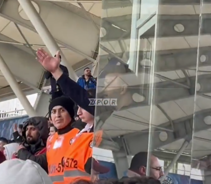 Kasımpaşa Galatasaray maçını cezası nedeniyle tribünden takip ediyordu! Okan Buruk o karar sonrası çılgına döndü... Oturduğu yerden kalktı ve hakeme bağırdı! G1