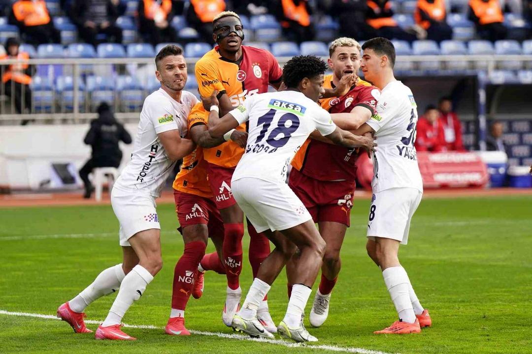 Zirvede Galatasaray a Kasımpaşa çelmesi! Sarı-Kırmızılılar rakibi ile 3-3 berabere kaldı... Şampiyonluk yarışı kızıştı 2