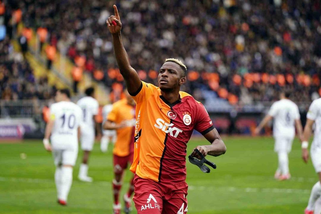 Zirvede Galatasaray a Kasımpaşa çelmesi! Sarı-Kırmızılılar rakibi ile 3-3 berabere kaldı... Şampiyonluk yarışı kızıştı 3