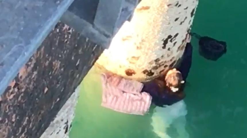 Adana&rsquo;da Seyhan Baraj G&ouml;l&uuml;&rsquo;ne atlayan kadın &ouml;l&uuml;mle burun buruna geldi! Su altı polisleri son anda kurtardı