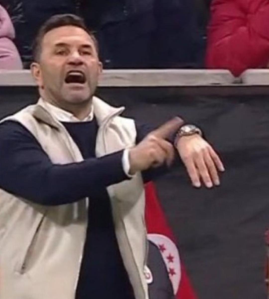 Fenerbahçe yi Antalyaspor karşısında 9. dakikada öne geçirdi gol sevinciyle gündem yarattı! Mert Müldür den Okan Buruk a gönderme 2