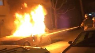 Alev alev yanan araçtan geriye sadece hurda yığını kaldı