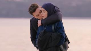 Piyasa dizisine şok dava! İmamın Manken Kızı'na benziyor