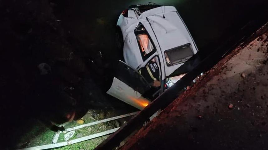 Kırıkhan’da sulama kanalına uçan otomobilin sürücüsü yaralandı