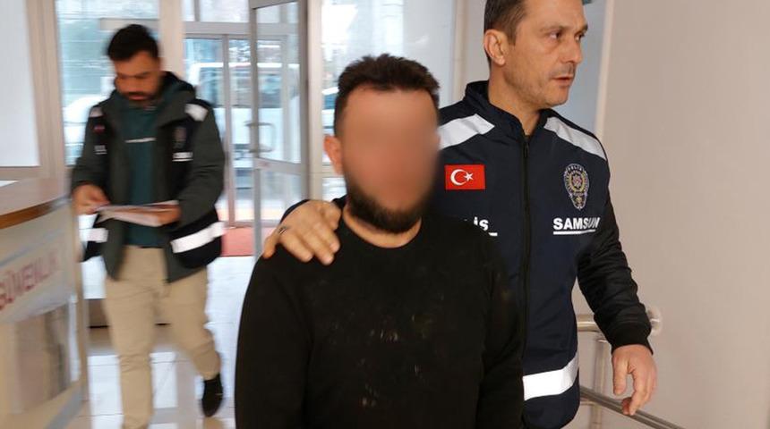 Ailesi yokken evi yaktı! Adliyeye sevk edildi