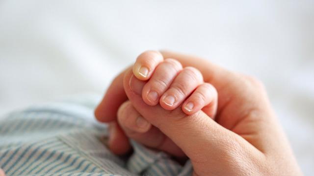 Çalışan annelere verilen maddi destek miktarı artırıldı! 