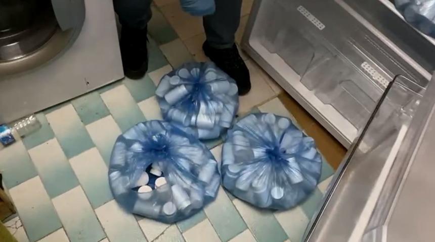 Babasının evine bile metamfetamin saklamış, bir kilogramdan fazla... Gözaltına alındı