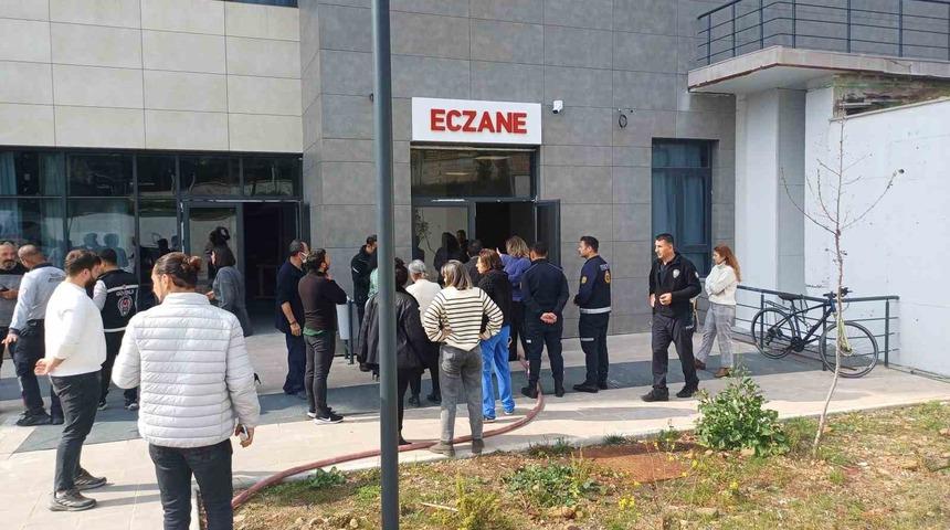 Marmaris Devlet Hastanesi'nde yangın paniği! Elektrik kabloları yandı, hastalar tahliye edildi