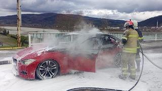 Zonguldak’ta lüks araç alevlere teslim oldu