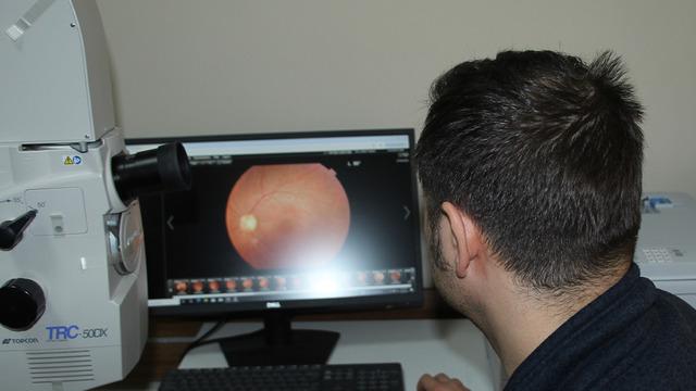  Şırnak’ta göz anjiyosu tedavisi başladı: Gözünde kanama ve iltihap ve yara olan hastalara uyguluyoruz”