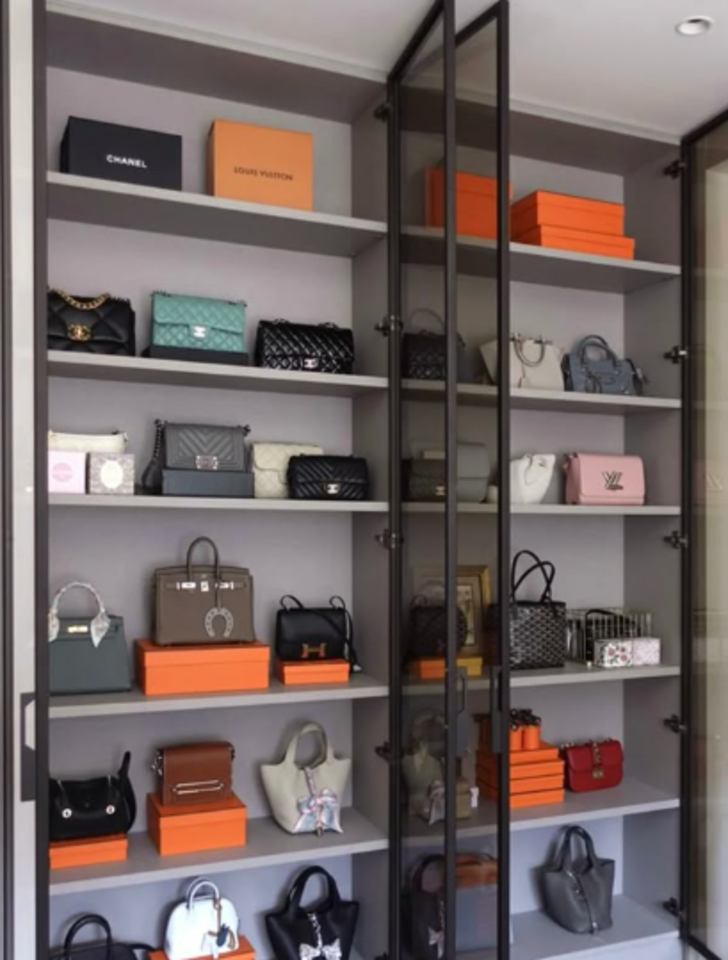 Çantalarını kafanda şöyle tek tek say bakalım. Çanta koleksiyonunda kaç tane çanta var?