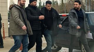 13 yıl kesinleşmiş hapis cezasıyla aranıyordu! Pencereden kaçmak isterken yakalandı