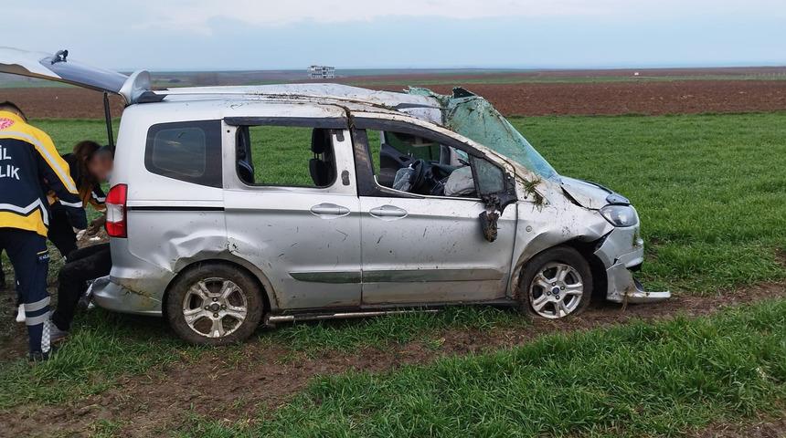 Tekirdağ'da feci kaza! Hafif ticari araç, yoldan çıkıp takla attı: 4 yaralı